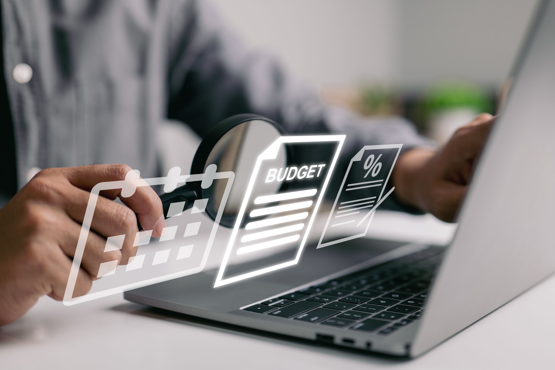 Planificación familiar financiera y presupuestación. El concepto de administración del dinero para una persona pequeña. Riqueza con el porcentaje de impuestos e ingresos mensuales. Realizar un seguimiento de los gastos personales.